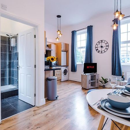 Bright 1-Bed Apartment In Chester By 53 Degrees Property, Ideal For Professionals & Couples, Great Location - Sleeps 4 Екстериор снимка