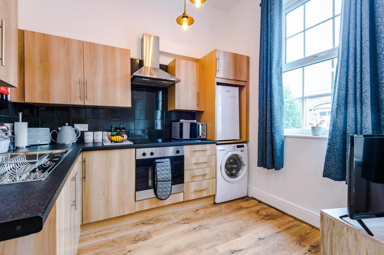 Bright 1-Bed Apartment In Chester By 53 Degrees Property, Ideal For Professionals & Couples, Great Location - Sleeps 4 Екстериор снимка