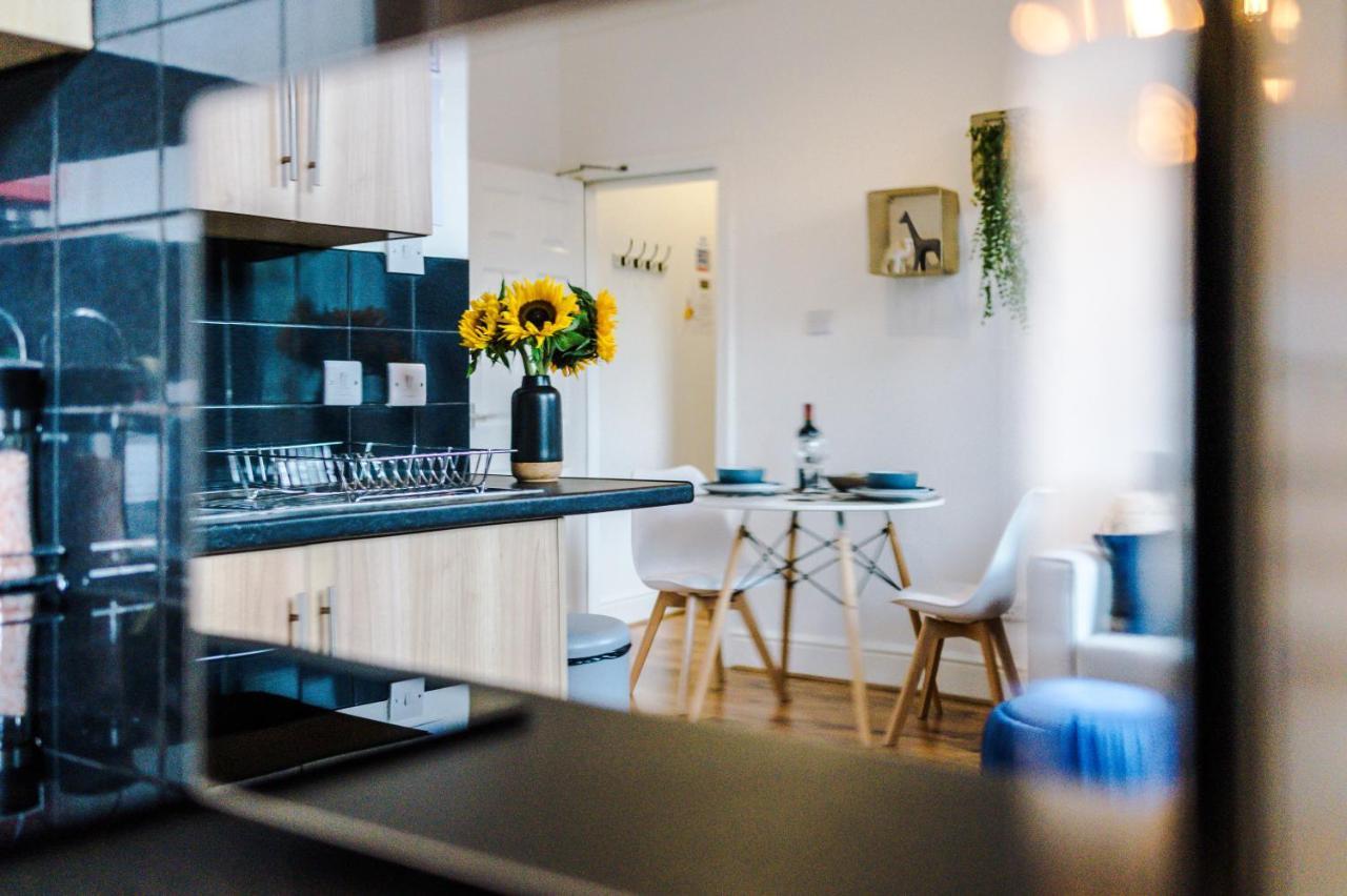 Bright 1-Bed Apartment In Chester By 53 Degrees Property, Ideal For Professionals & Couples, Great Location - Sleeps 4 Екстериор снимка
