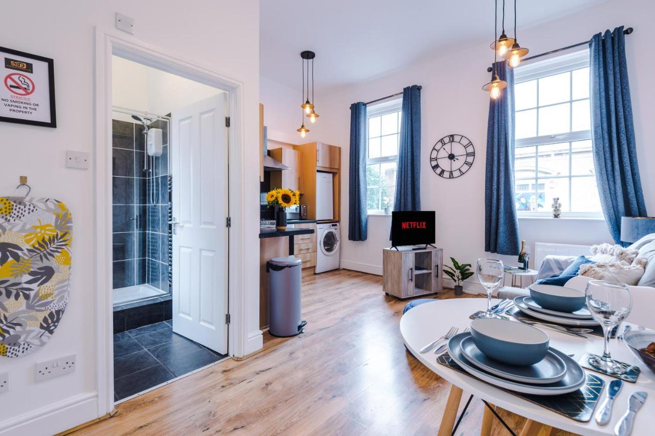 Bright 1-Bed Apartment In Chester By 53 Degrees Property, Ideal For Professionals & Couples, Great Location - Sleeps 4 Екстериор снимка