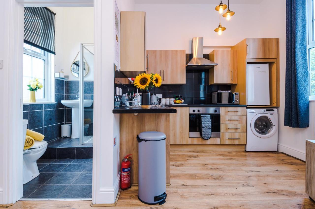 Bright 1-Bed Apartment In Chester By 53 Degrees Property, Ideal For Professionals & Couples, Great Location - Sleeps 4 Екстериор снимка
