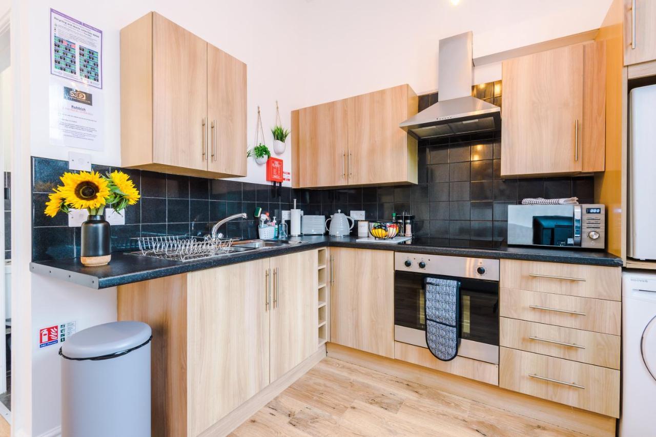 Bright 1-Bed Apartment In Chester By 53 Degrees Property, Ideal For Professionals & Couples, Great Location - Sleeps 4 Екстериор снимка