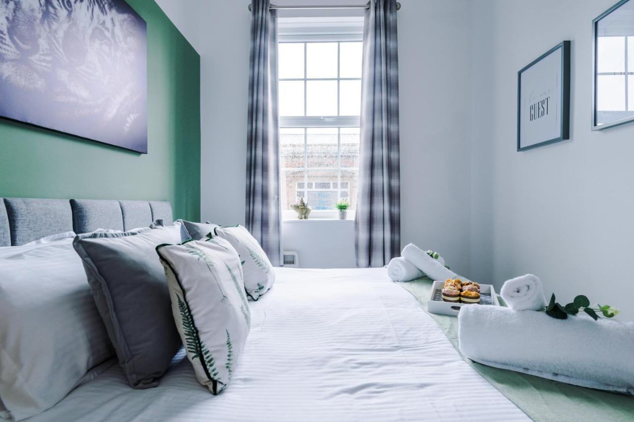 Bright 1-Bed Apartment In Chester By 53 Degrees Property, Ideal For Professionals & Couples, Great Location - Sleeps 4 Екстериор снимка