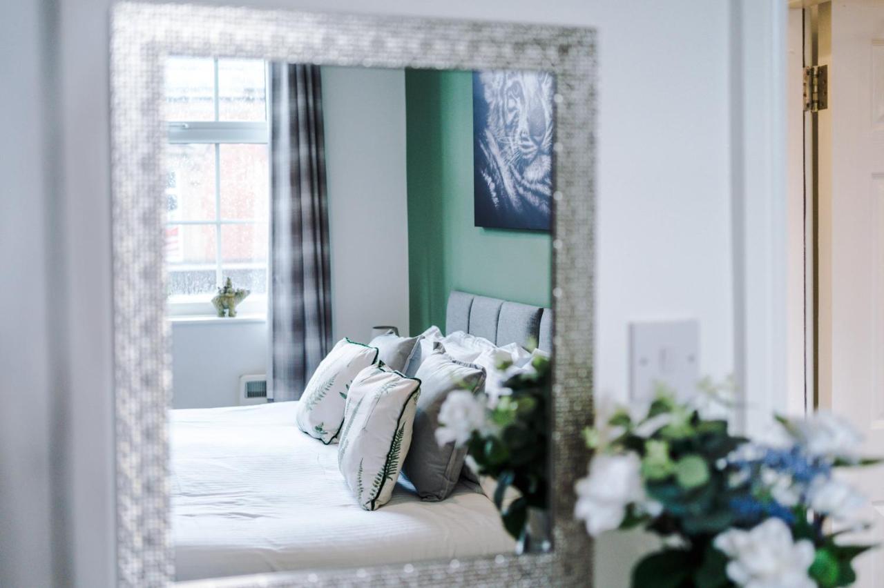 Bright 1-Bed Apartment In Chester By 53 Degrees Property, Ideal For Professionals & Couples, Great Location - Sleeps 4 Екстериор снимка